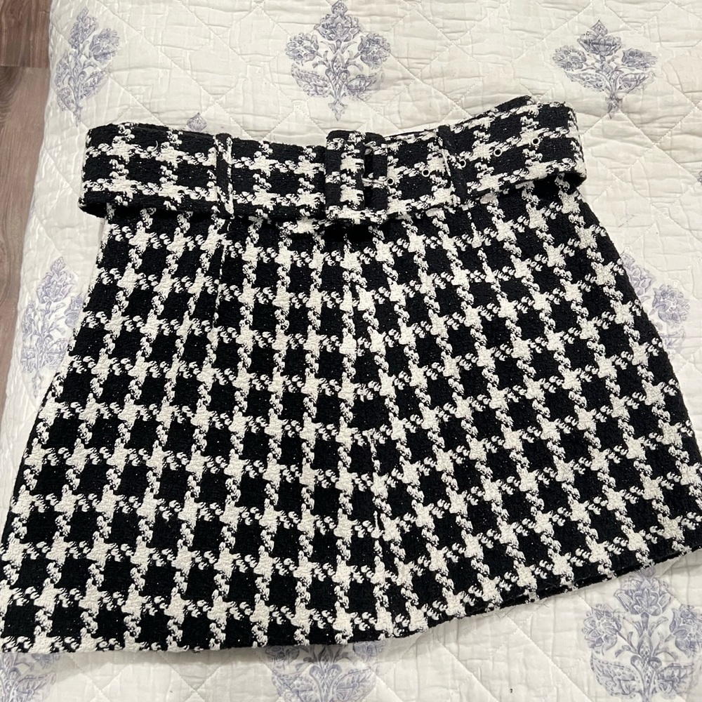 Beautiful ZARA checked belted  skirt